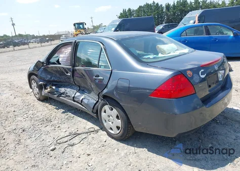 2007 Honda Accord 2.4 Lx z USA, uszkodzony, nr VIN 1HGCM56477A218970